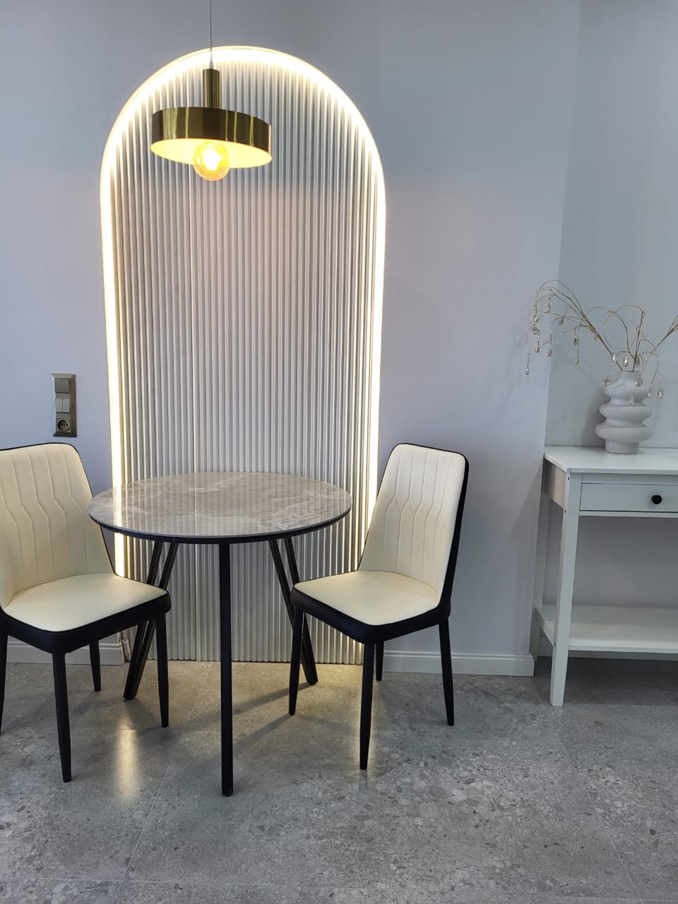 Продается Квартира с отдельной спальней Next White