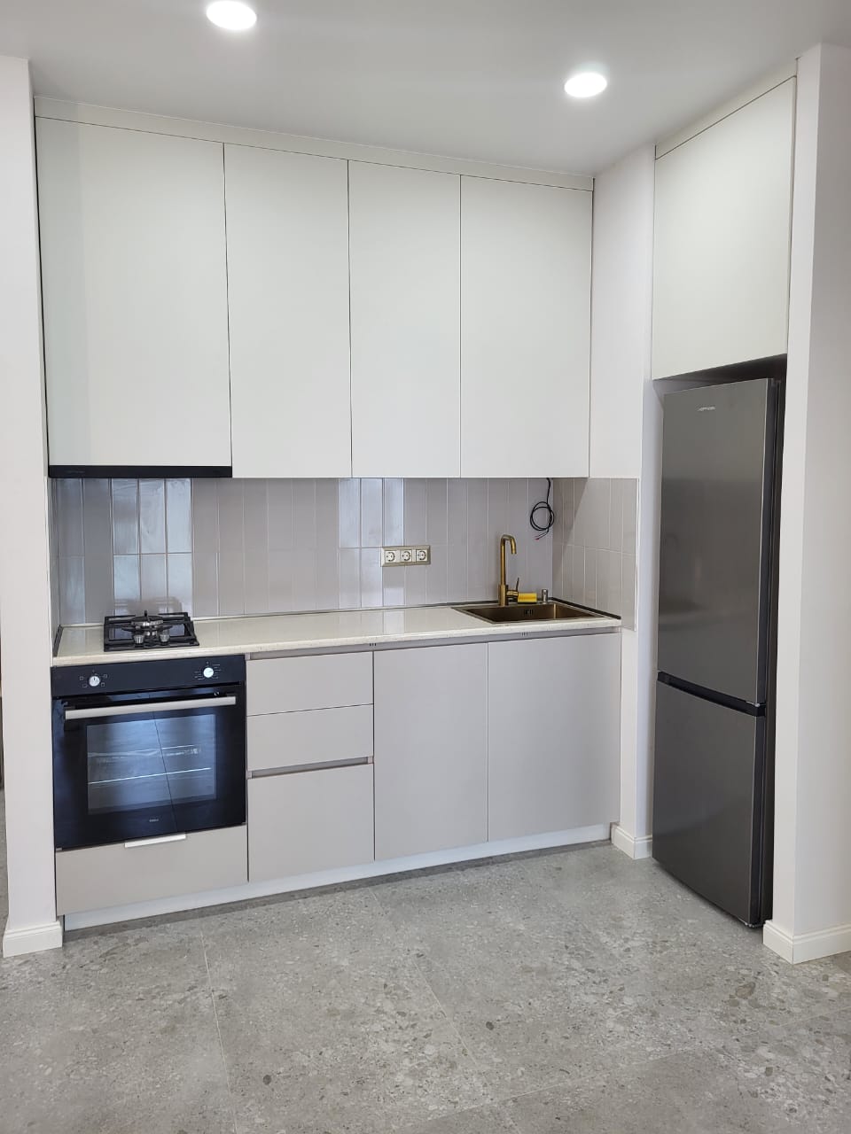 Продается Квартира с отдельной спальней Next White